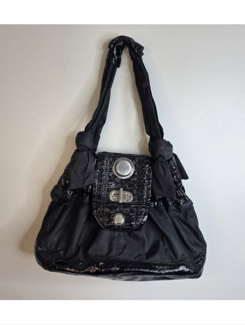y2k Gustto black leather and nylon shoulder bag.